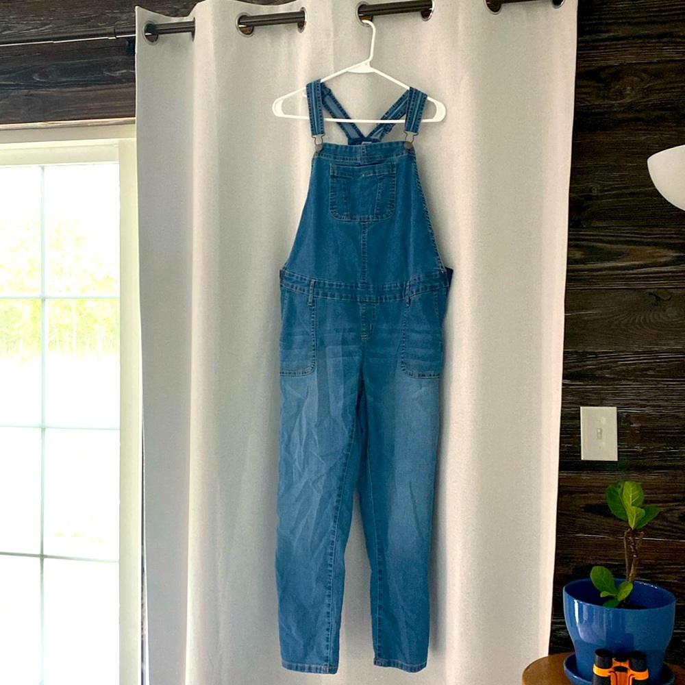 Size L Maternity Overalls. Like new
